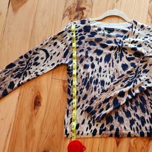 Anne Klein 100% Cashmere sweater, Medium